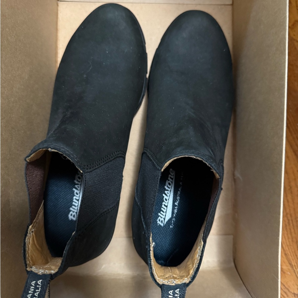 Blundstone Black Nubuck Womens 1977’s Chelsea Boots with Elastic Panels